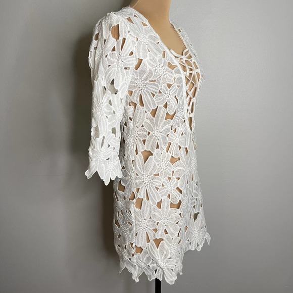 White Floral Lace Coverup Laceup Flower Pattern Tunic Travel Size Small - Picture 3 of 8